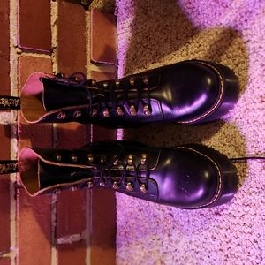 Dr martens Leona boots